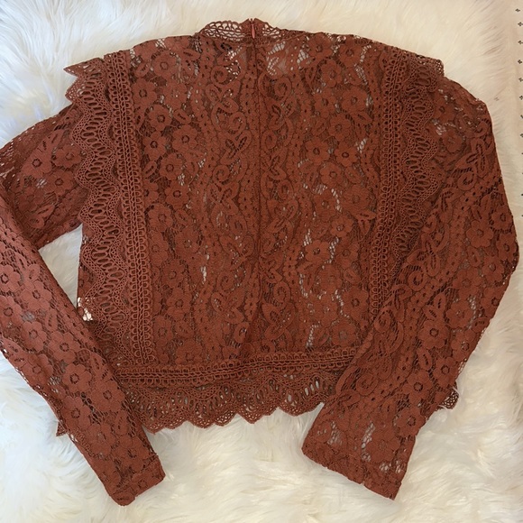 Gorgeous Lace Blouse - Picture 5 of 8
